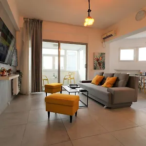  Apartment Serenity Heights Apartment: A Panoramic Haven Near Old Town - Free Minibar